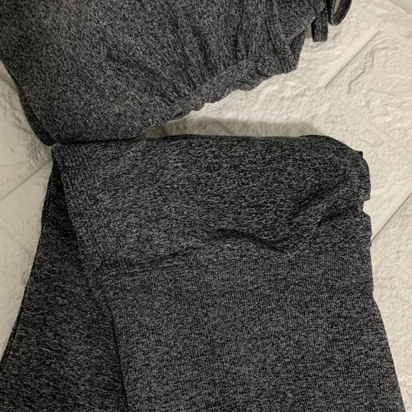 SEAMLESS HIGH STRETCH RUCHED SPORTS BRA SCRUNCH BUTT BIKER SHORTS | PLAIN GREY - Picture 3 of 7